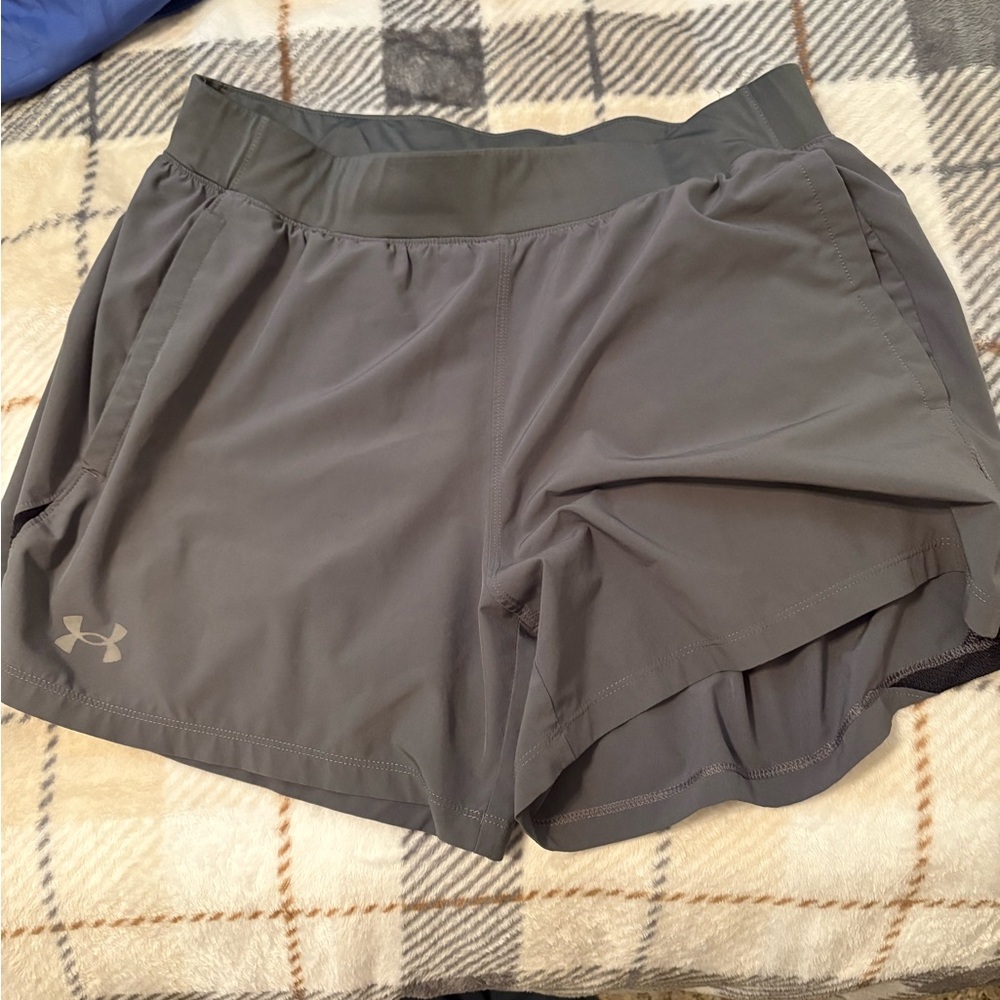 Under Armour Men’s Gray Running Shorts Size L